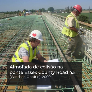 Almofada de colisão na ponte Essex County Road 43